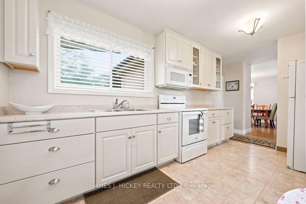 Photo 5 of 80 Frontenac Crescent, Deep River, Deep River — HOMEH