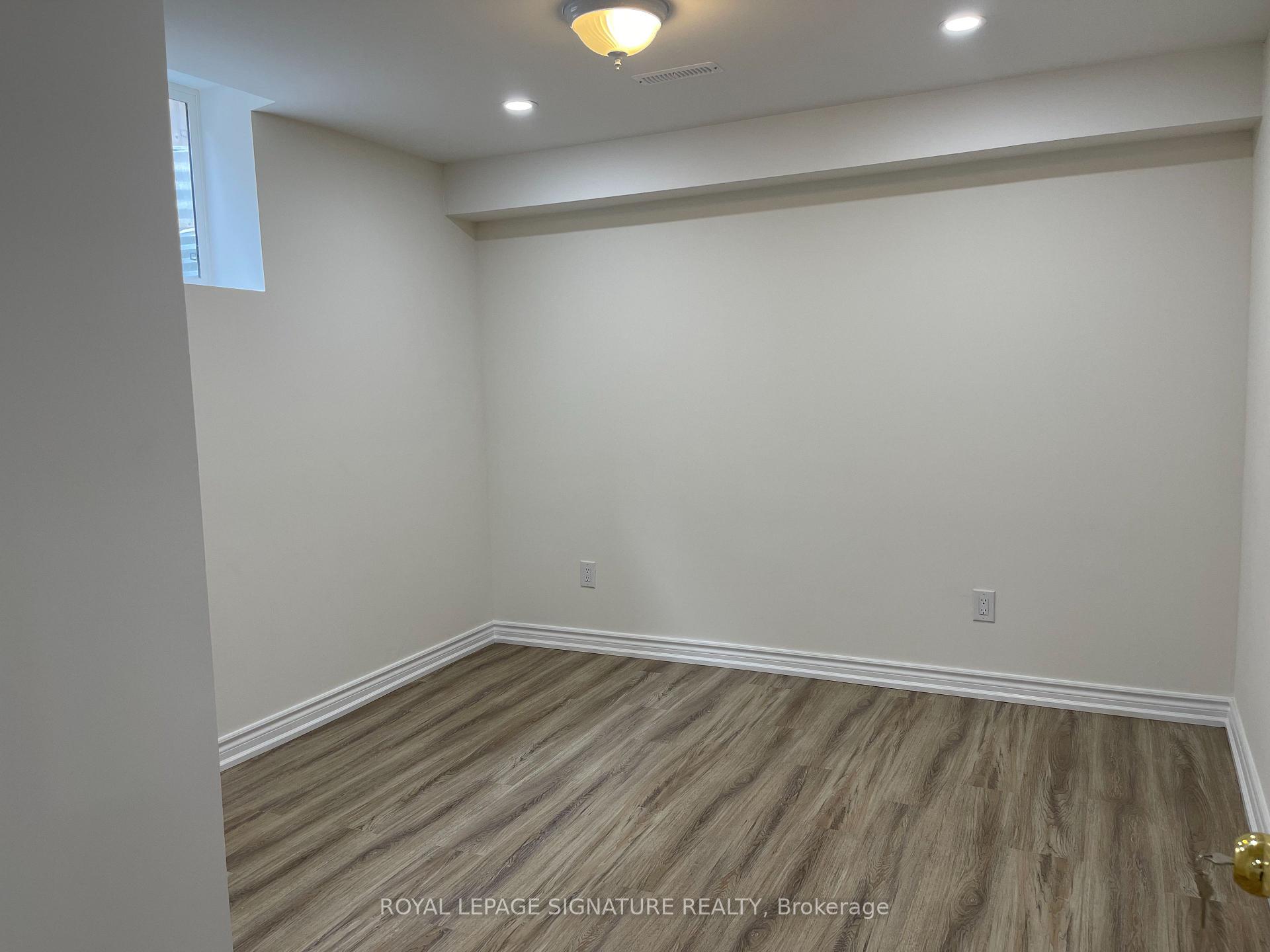Photo 7 of 46 Tara Crescent, Markham, Cedarwood — HOMEH