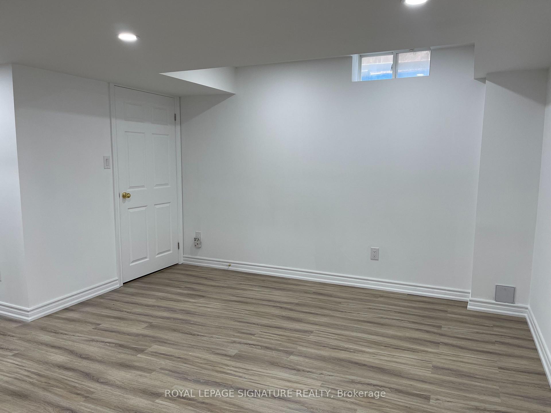 Photo 8 of 46 Tara Crescent, Markham, Cedarwood — HOMEH