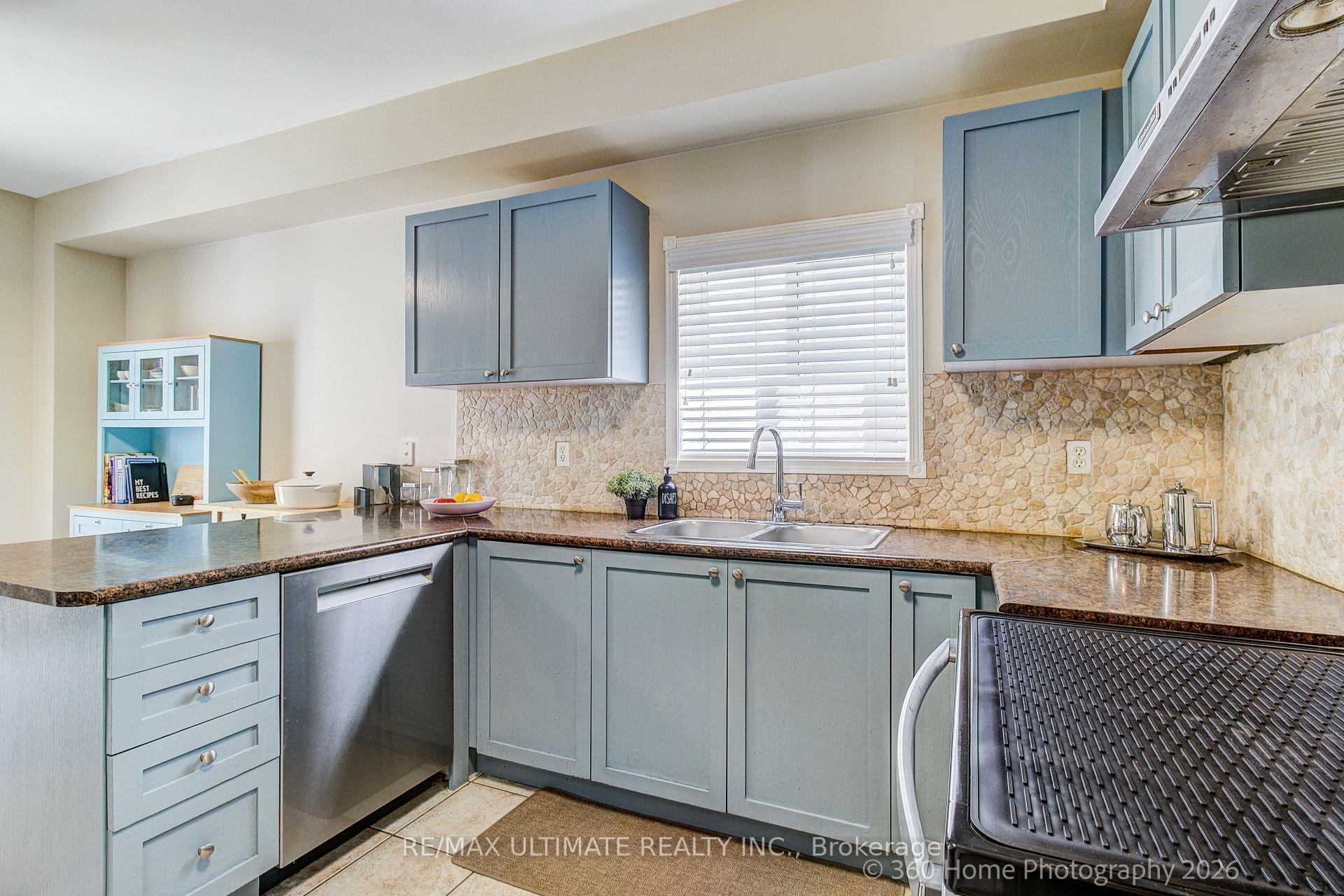 Photo 6 of 53 Wilshire Drive, Whitby, Brooklin — HOMEH
