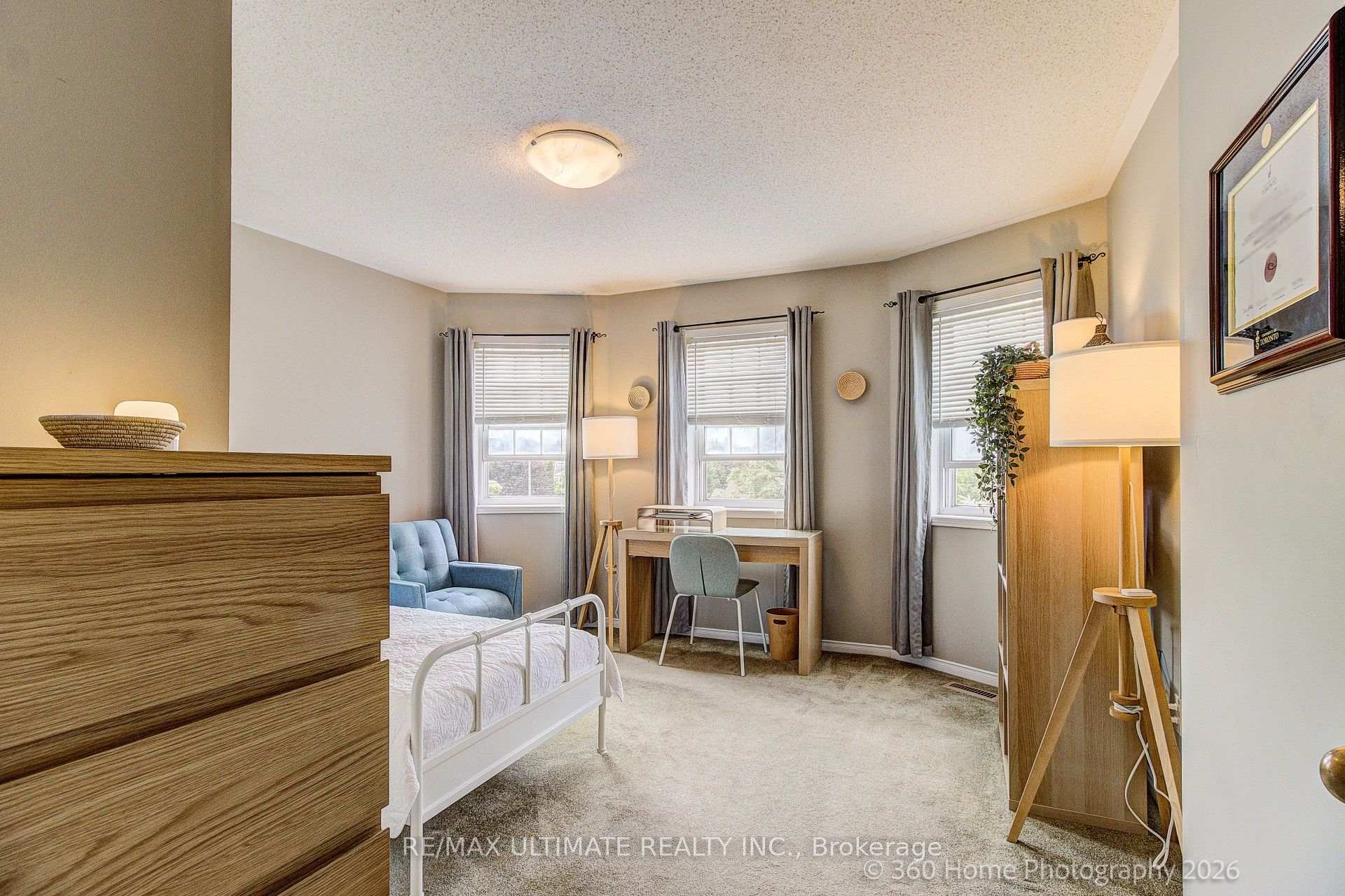Photo 14 of 53 Wilshire Drive, Whitby, Brooklin — HOMEH