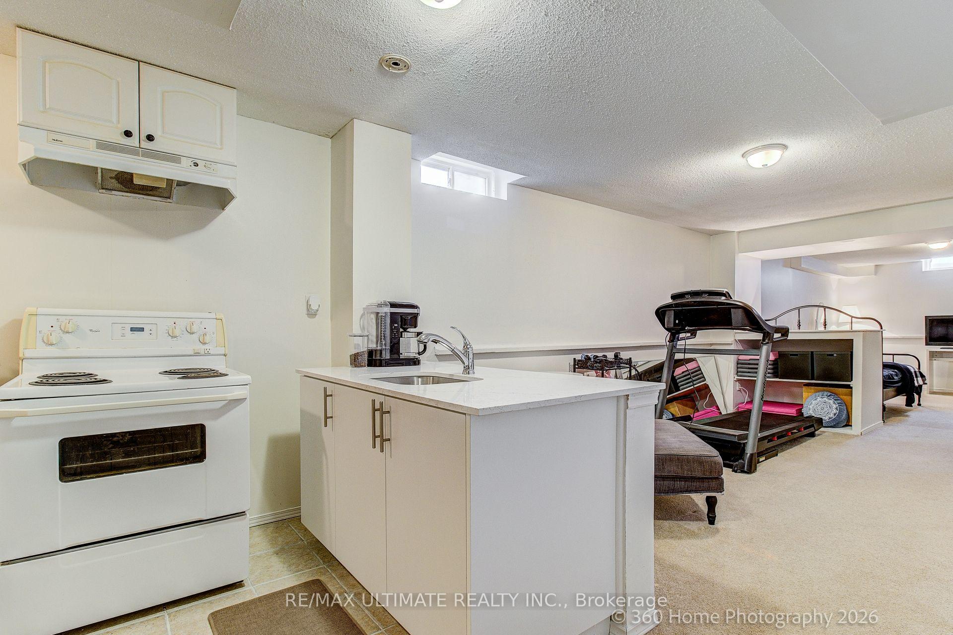 Photo 16 of 53 Wilshire Drive, Whitby, Brooklin — HOMEH