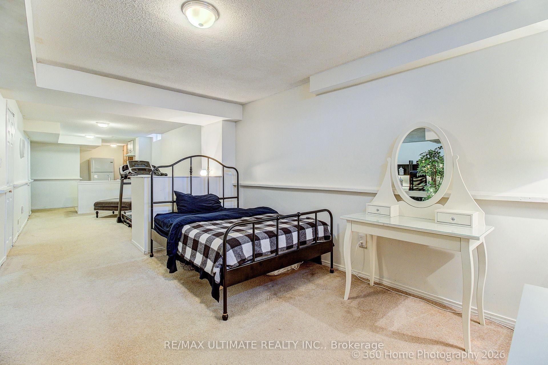 Photo 18 of 53 Wilshire Drive, Whitby, Brooklin — HOMEH