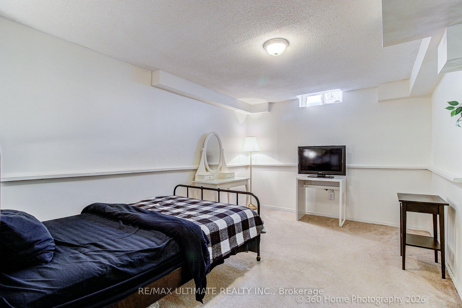 Photo 19 of 53 Wilshire Drive, Whitby, Brooklin — HOMEH