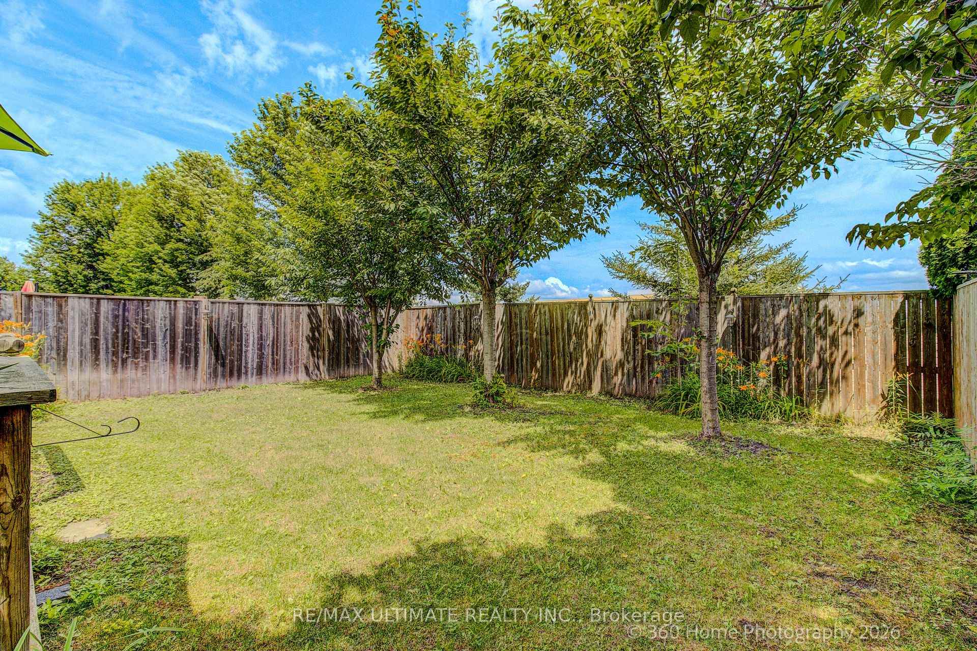 Photo 21 of 53 Wilshire Drive, Whitby, Brooklin — HOMEH