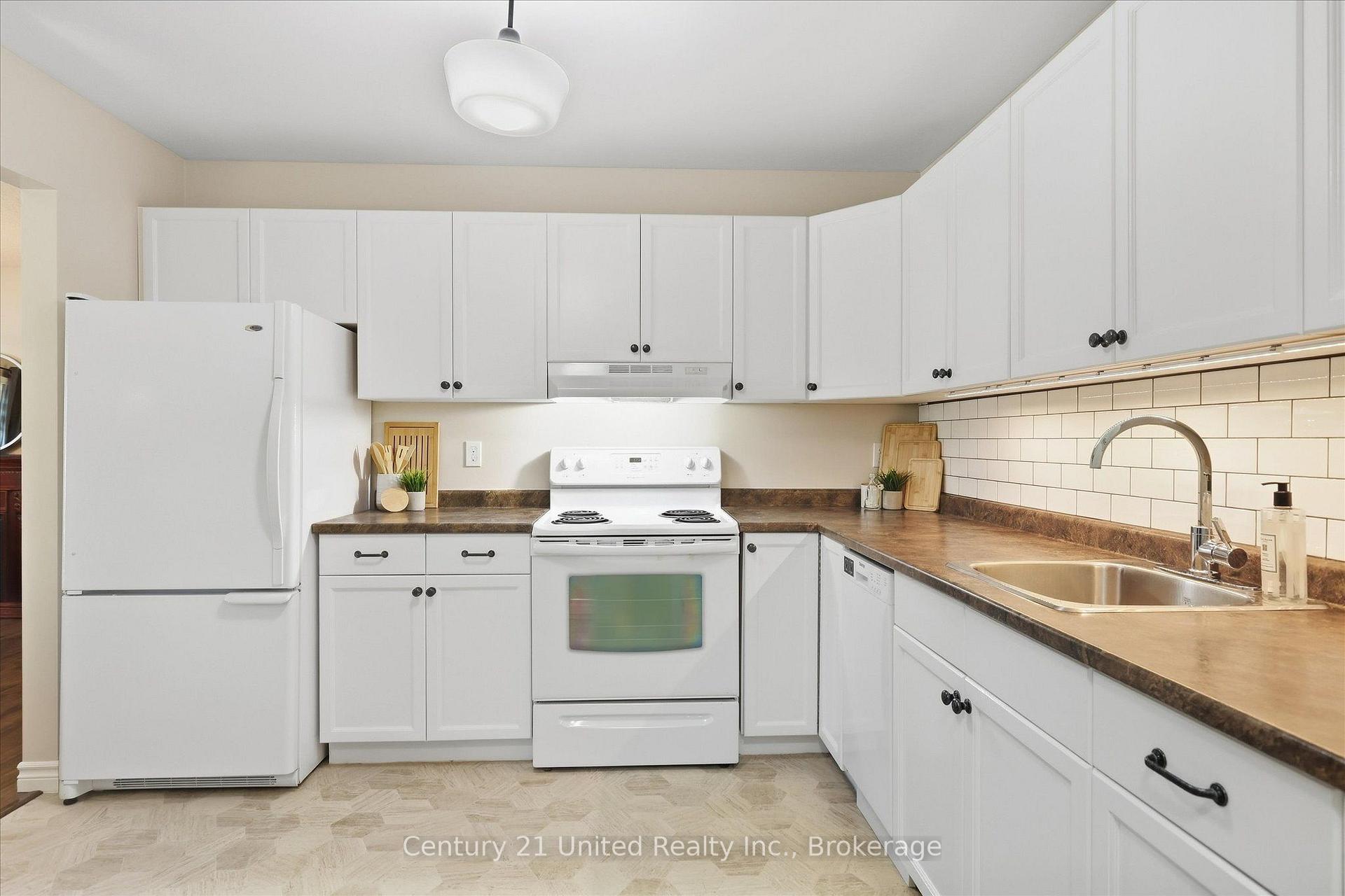 Photo 8 of Unit 202, 2406 Mountland Drive, Peterborough, Monaghan Ward 2 — HOMEH