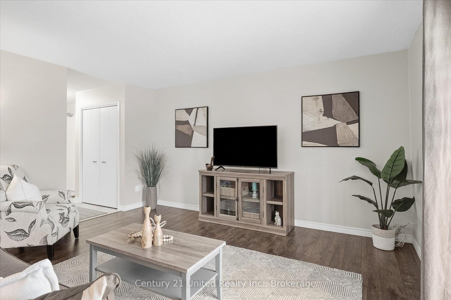 Photo 14 of Unit 202, 2406 Mountland Drive, Peterborough, Monaghan Ward 2 — HOMEH