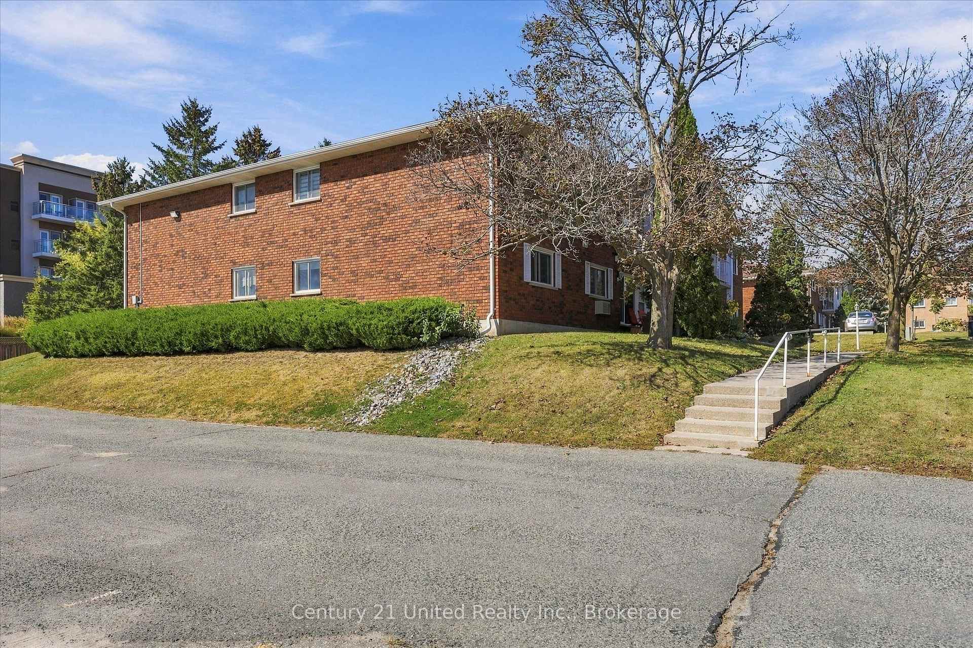 Photo 38 of Unit 202, 2406 Mountland Drive, Peterborough, Monaghan Ward 2 — HOMEH