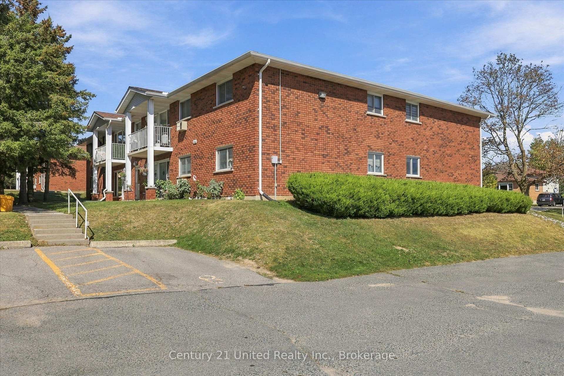 Photo 39 of Unit 202, 2406 Mountland Drive, Peterborough, Monaghan Ward 2 — HOMEH