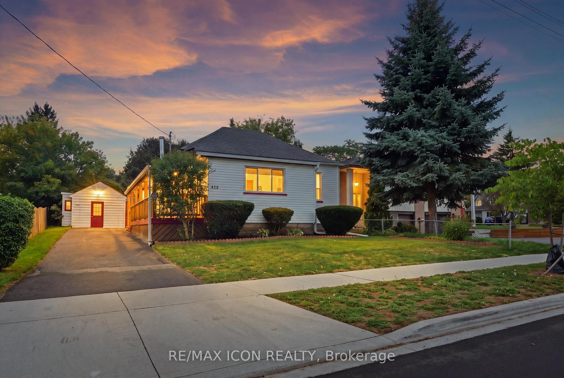 Photo 1 of 423 Lawrence Avenue, Kitchener, Victoria Hills — HOMEH