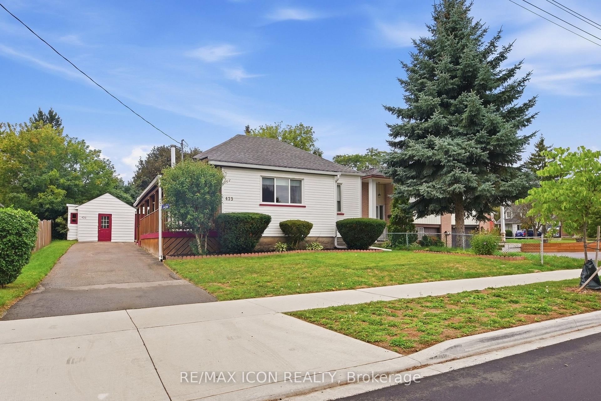 Photo 2 of 423 Lawrence Avenue, Kitchener, Victoria Hills — HOMEH