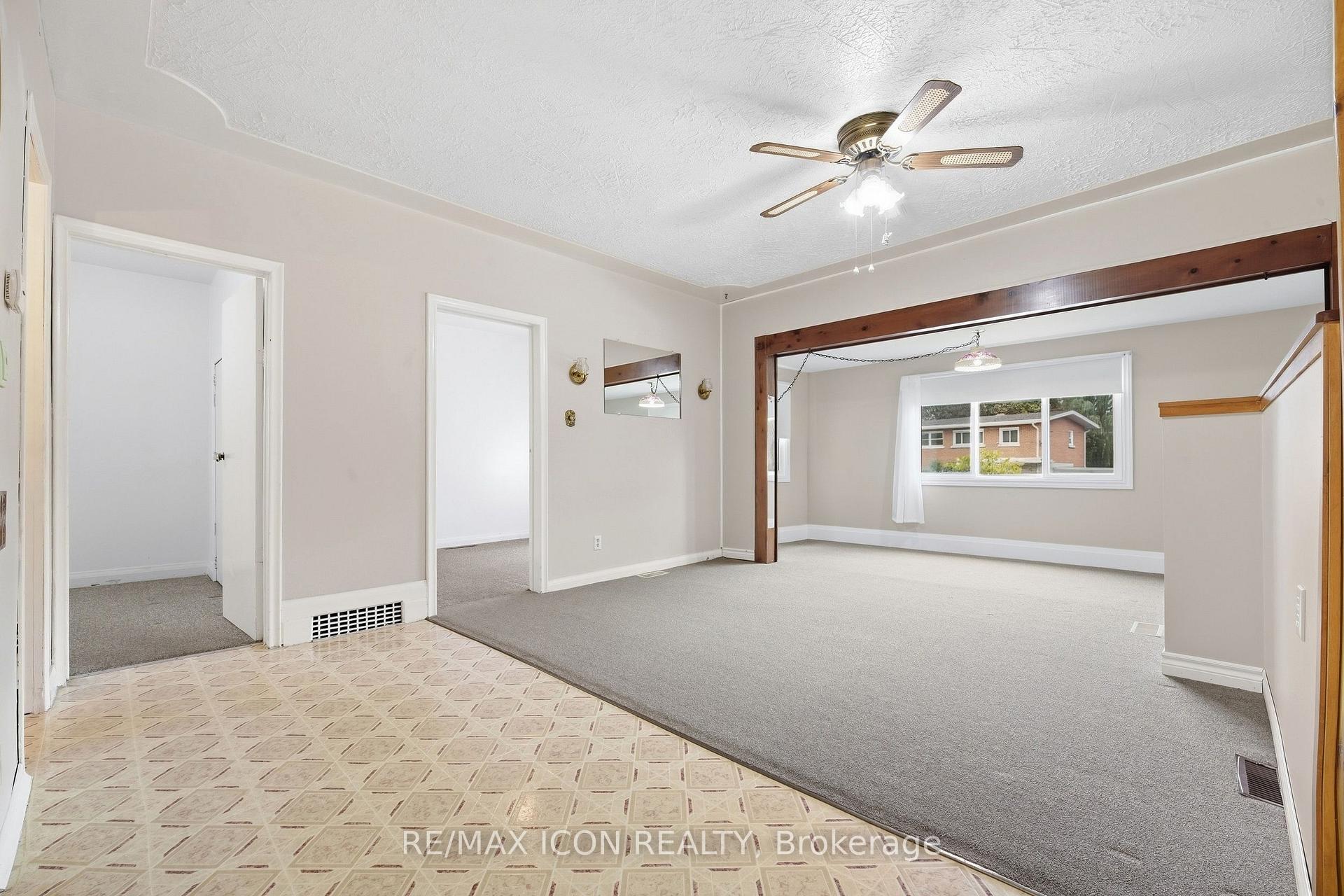Photo 3 of 423 Lawrence Avenue, Kitchener, Victoria Hills — HOMEH