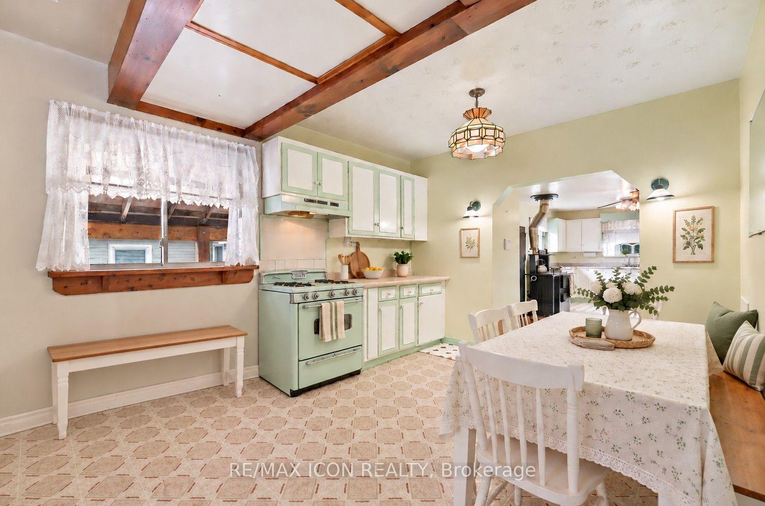 Photo 7 of 423 Lawrence Avenue, Kitchener, Victoria Hills — HOMEH