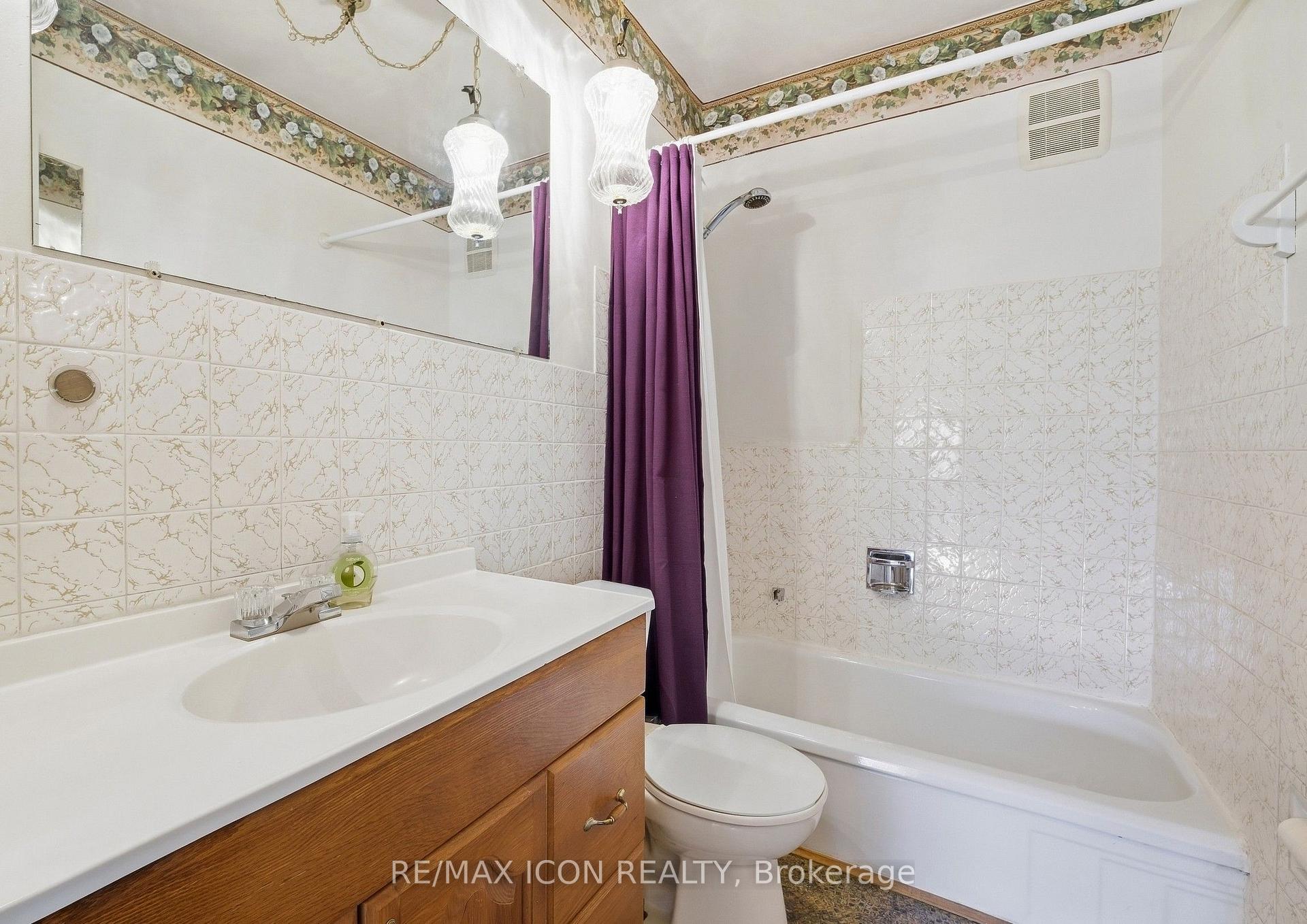 Photo 21 of 423 Lawrence Avenue, Kitchener, Victoria Hills — HOMEH