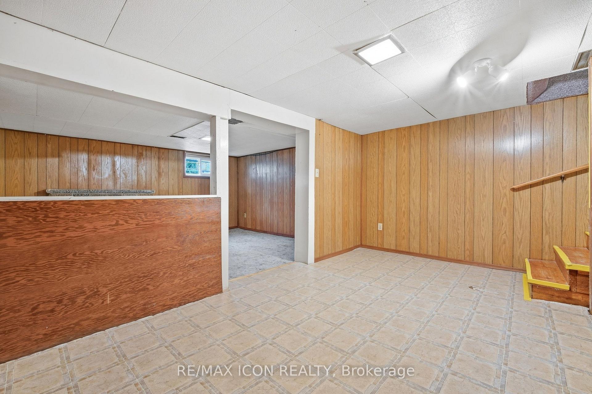 Photo 22 of 423 Lawrence Avenue, Kitchener, Victoria Hills — HOMEH