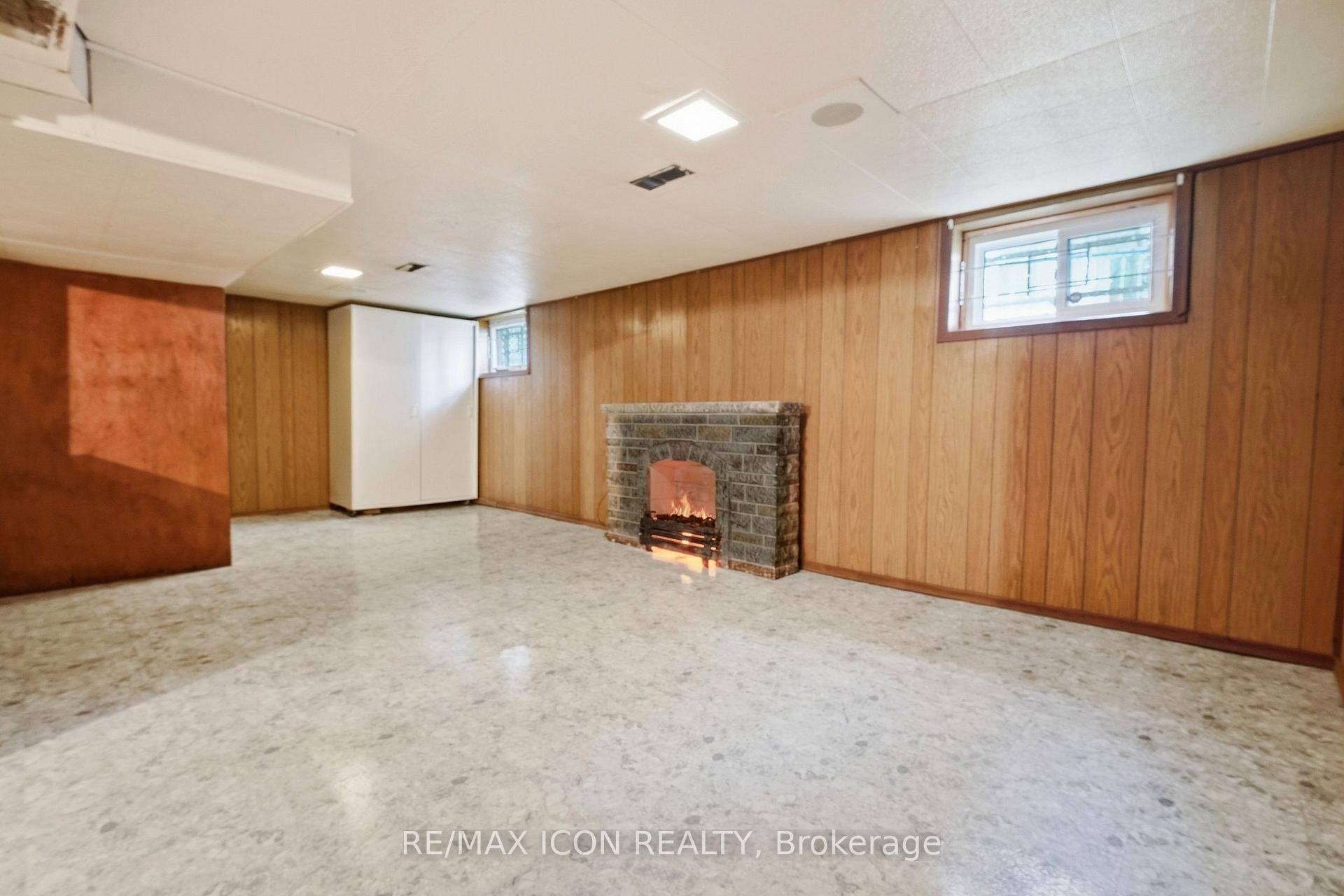 Photo 24 of 423 Lawrence Avenue, Kitchener, Victoria Hills — HOMEH