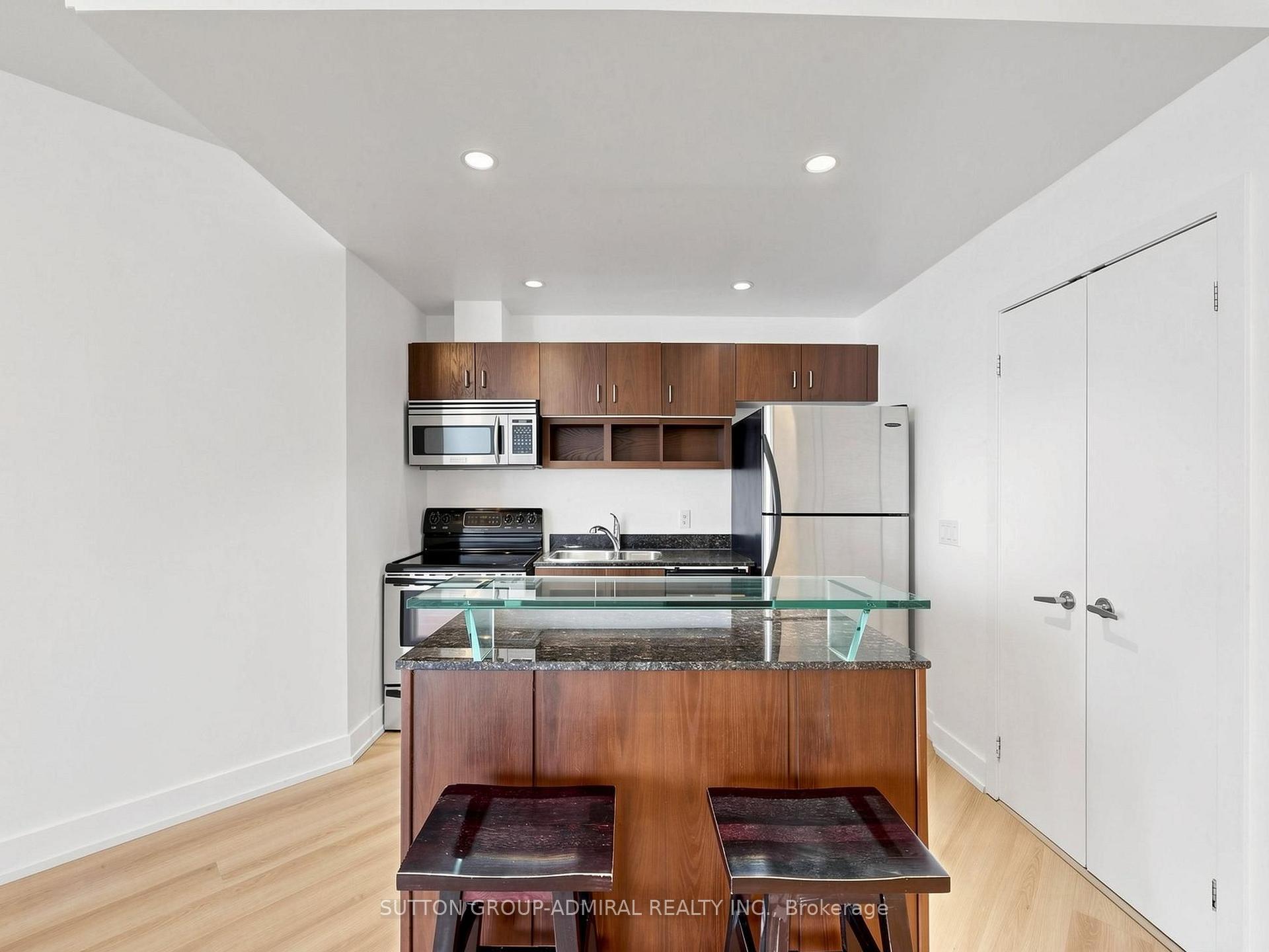 Photo 6 of Unit 1410, 218 Queens Quay W, Toronto, Waterfront Communities — HOMEH