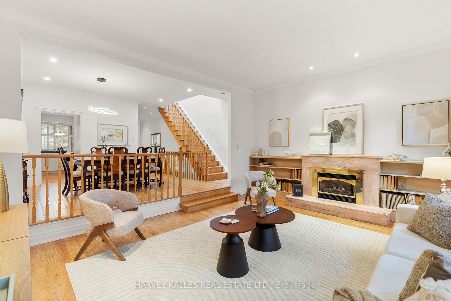 Photo 5 of 84 Walmsley Boulevard, Toronto, Yonge-St. Clair — HOMEH