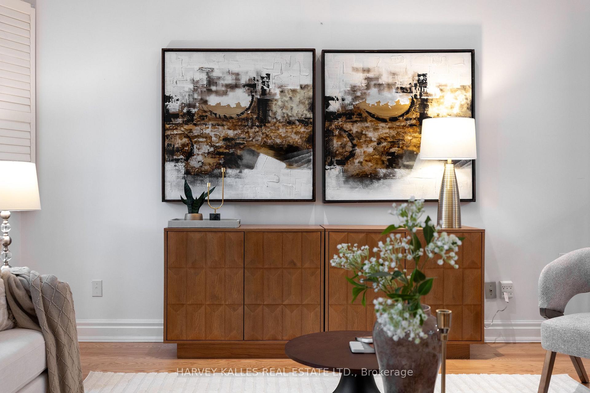 Photo 12 of 84 Walmsley Boulevard, Toronto, Yonge-St. Clair — HOMEH