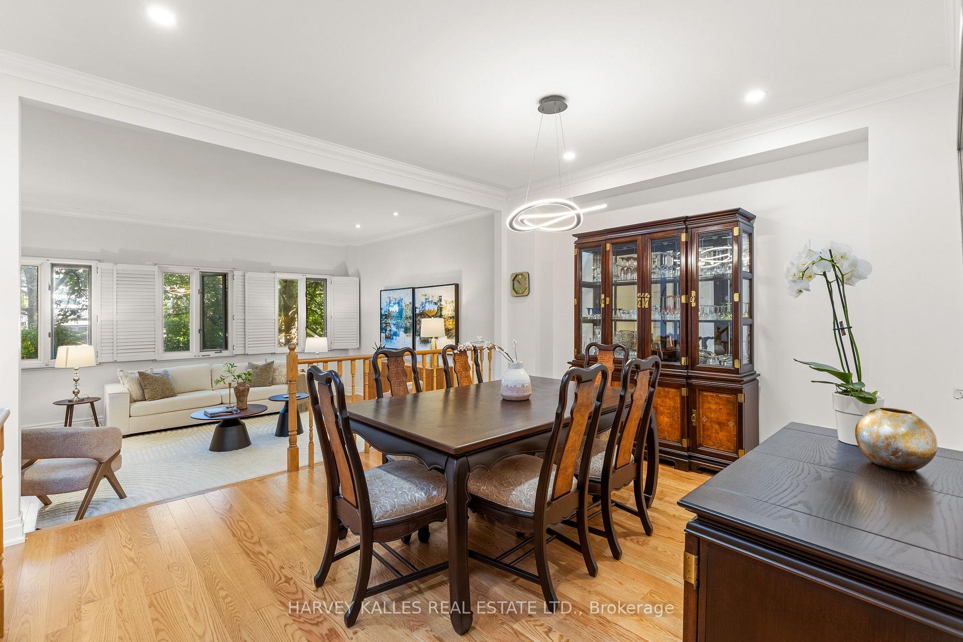 Photo 13 of 84 Walmsley Boulevard, Toronto, Yonge-St. Clair — HOMEH