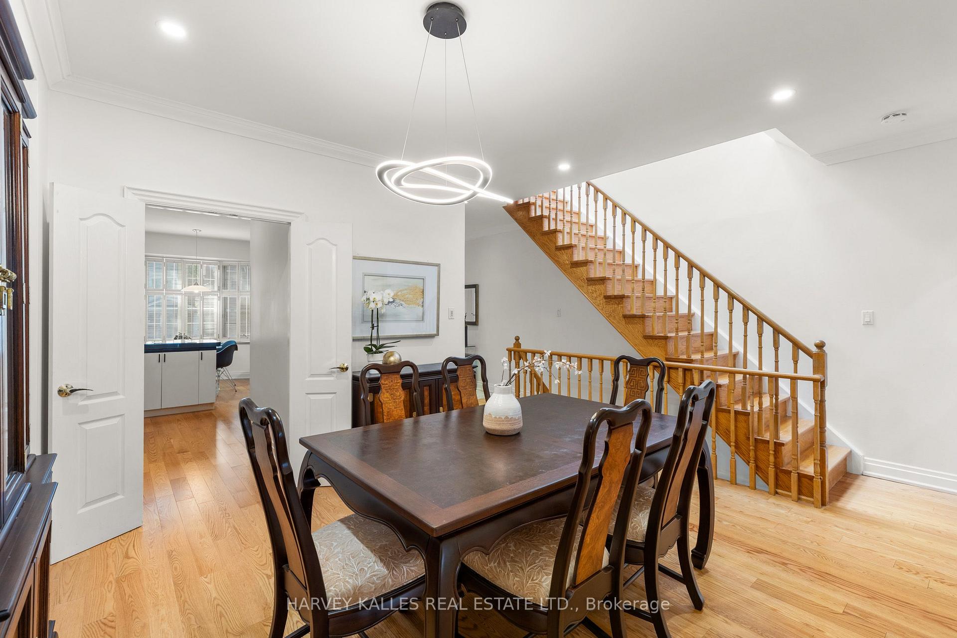 Photo 14 of 84 Walmsley Boulevard, Toronto, Yonge-St. Clair — HOMEH
