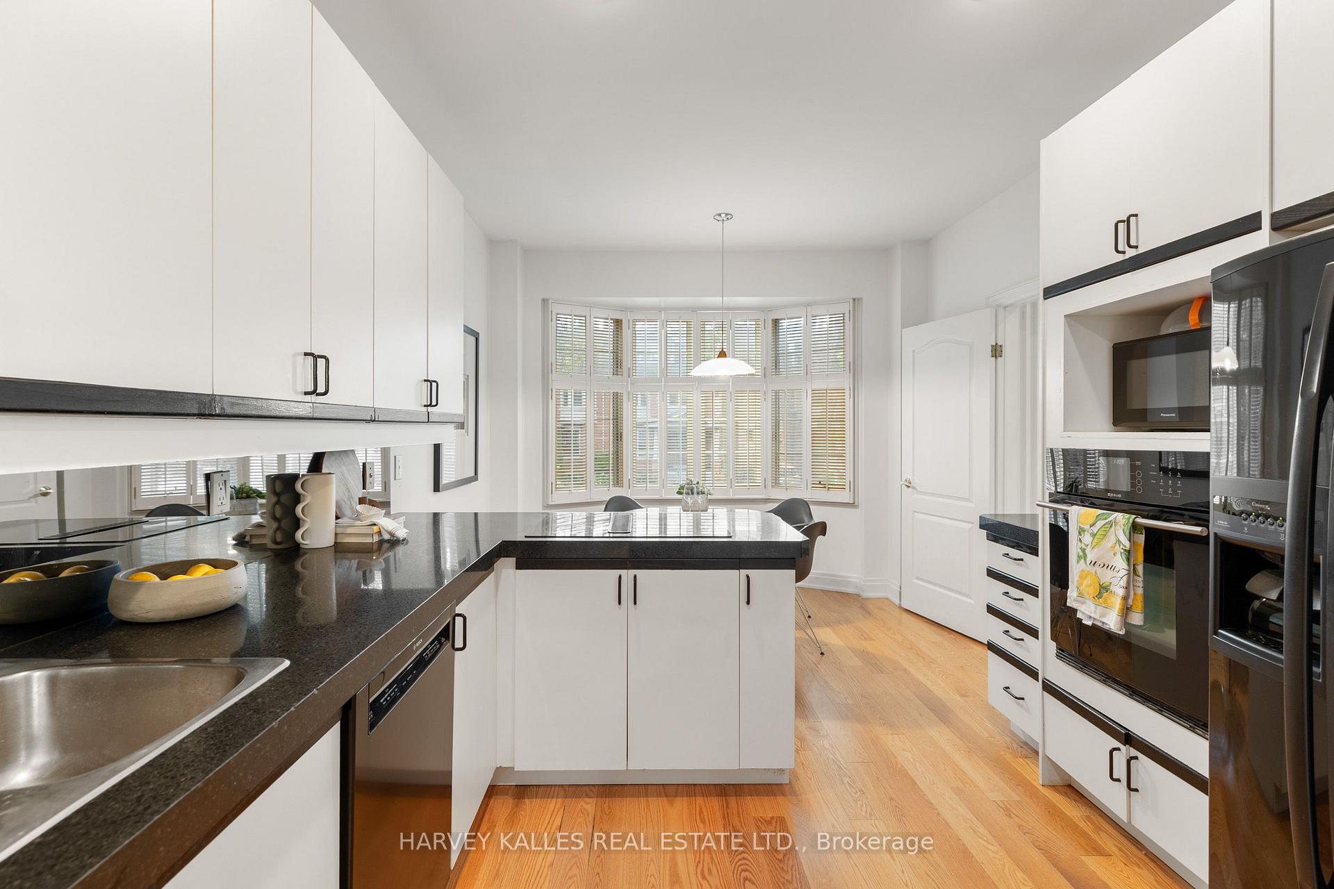 Photo 15 of 84 Walmsley Boulevard, Toronto, Yonge-St. Clair — HOMEH