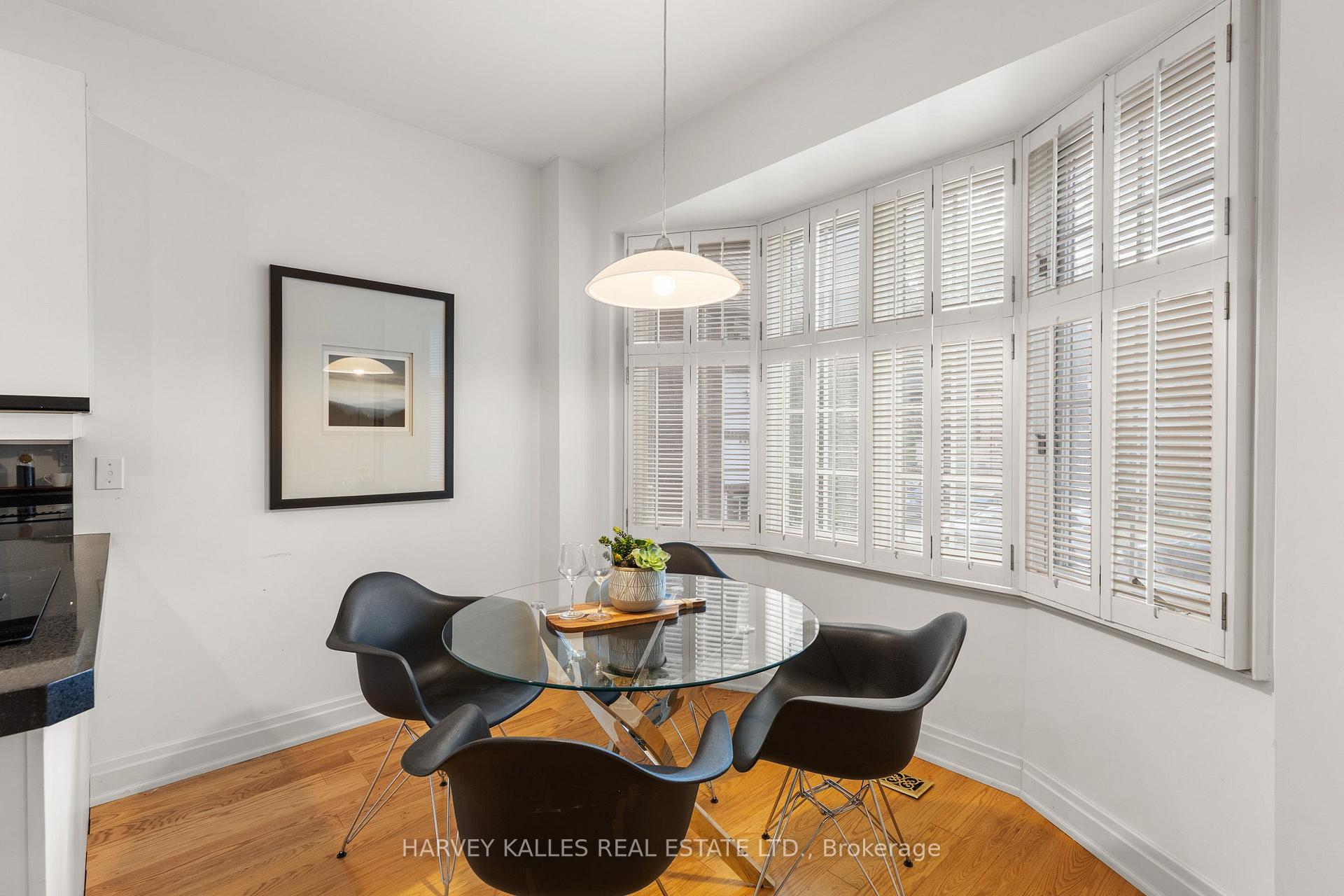 Photo 16 of 84 Walmsley Boulevard, Toronto, Yonge-St. Clair — HOMEH