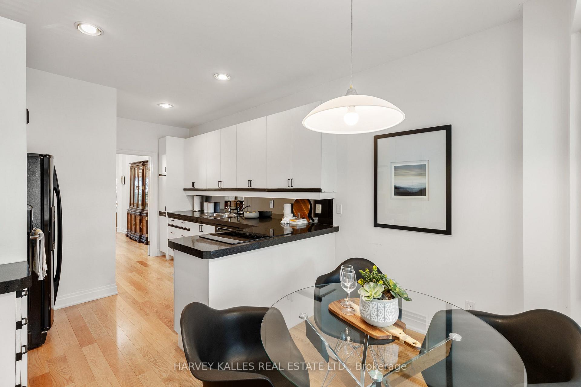Photo 17 of 84 Walmsley Boulevard, Toronto, Yonge-St. Clair — HOMEH