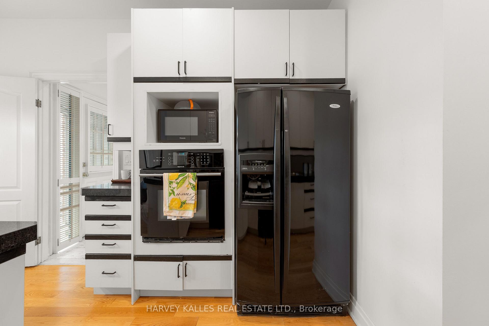Photo 18 of 84 Walmsley Boulevard, Toronto, Yonge-St. Clair — HOMEH