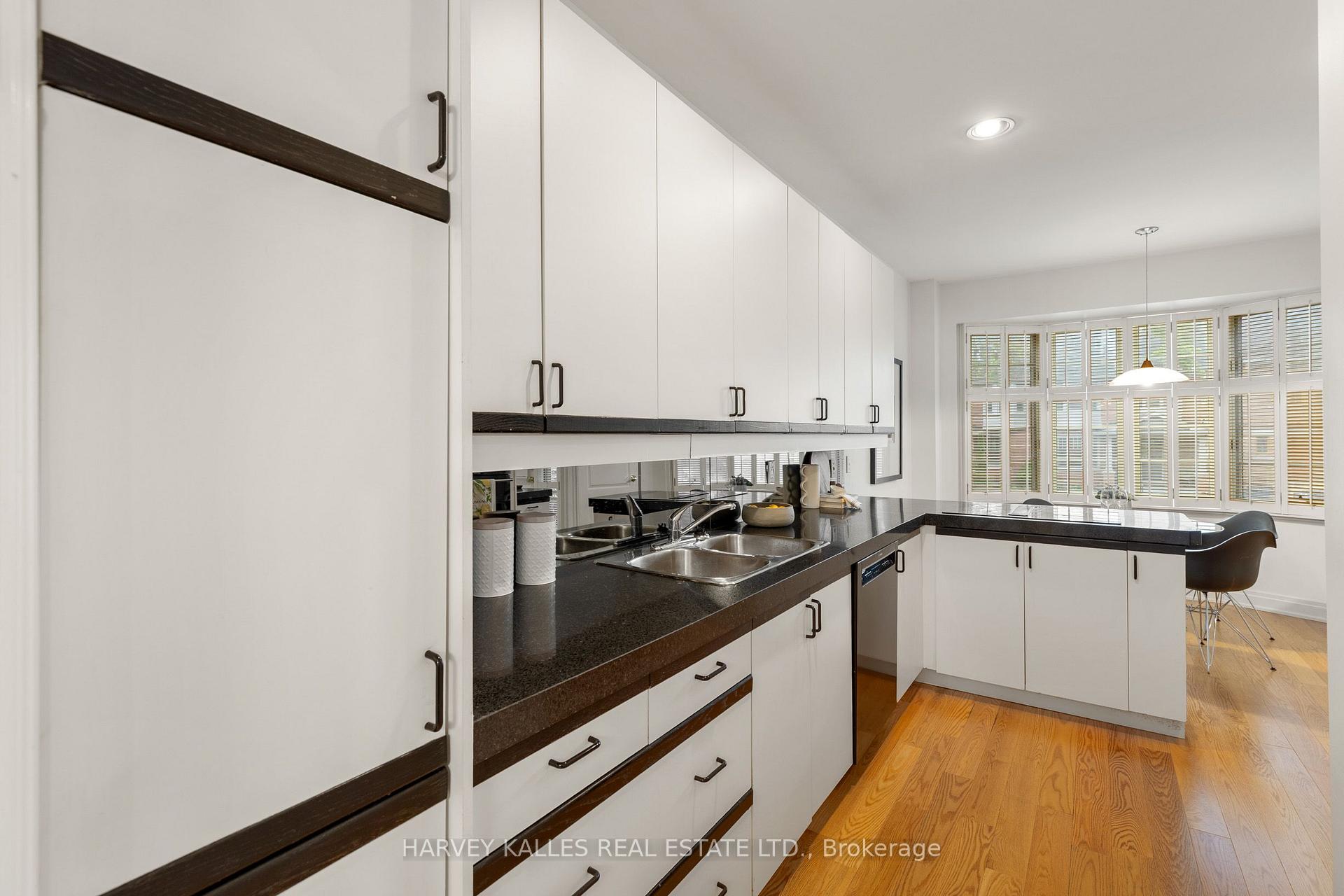 Photo 20 of 84 Walmsley Boulevard, Toronto, Yonge-St. Clair — HOMEH