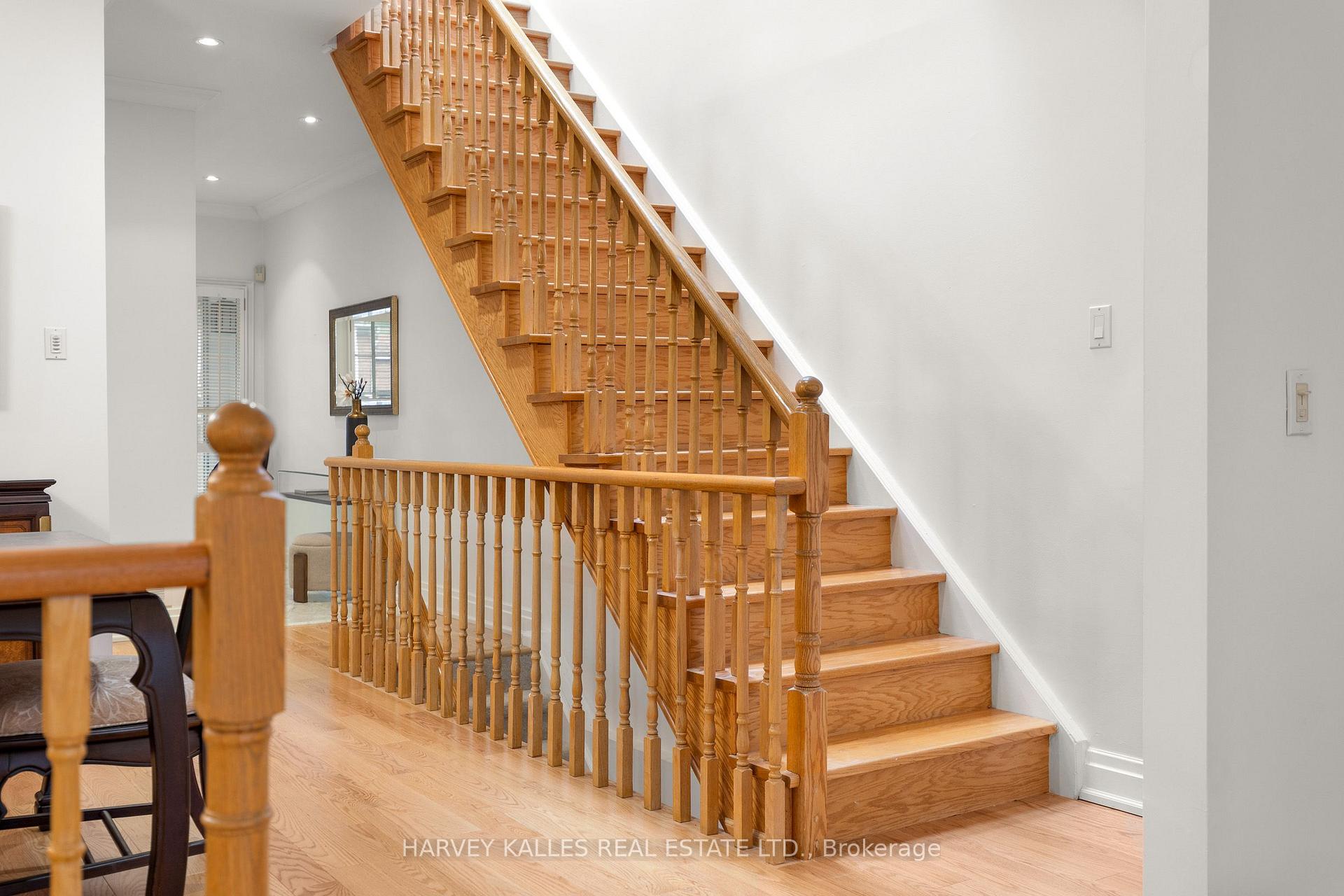 Photo 25 of 84 Walmsley Boulevard, Toronto, Yonge-St. Clair — HOMEH