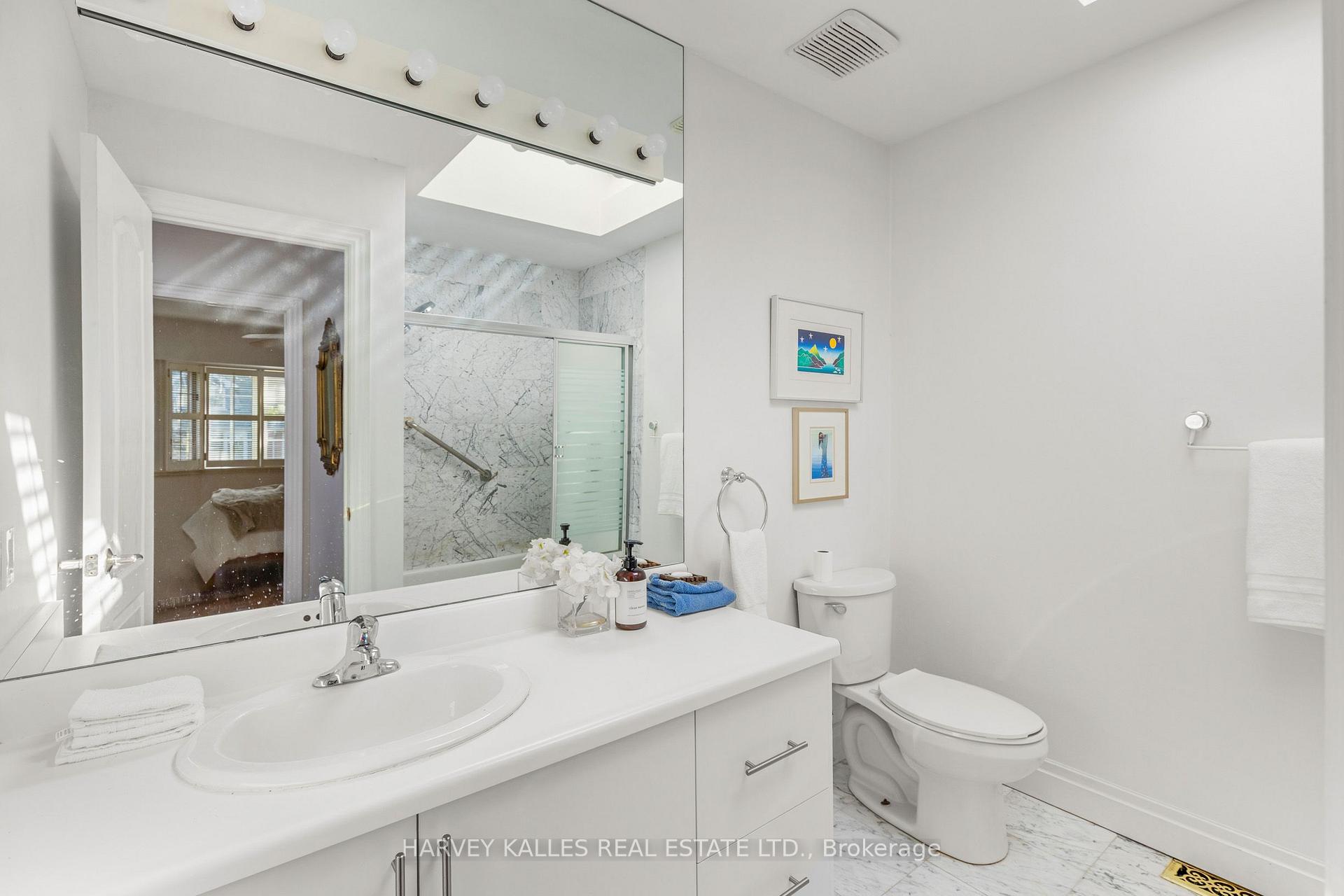 Photo 27 of 84 Walmsley Boulevard, Toronto, Yonge-St. Clair — HOMEH