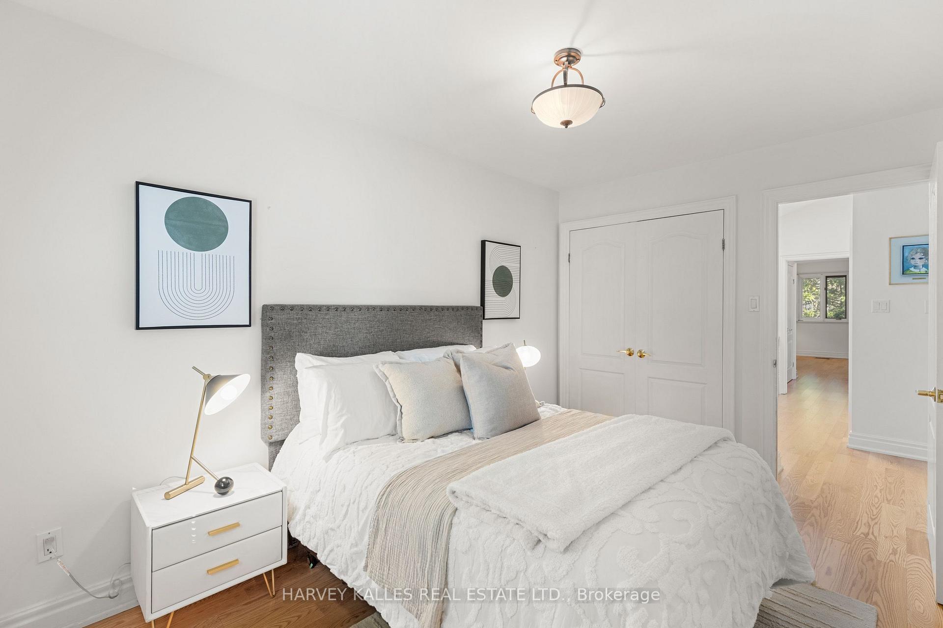 Photo 33 of 84 Walmsley Boulevard, Toronto, Yonge-St. Clair — HOMEH