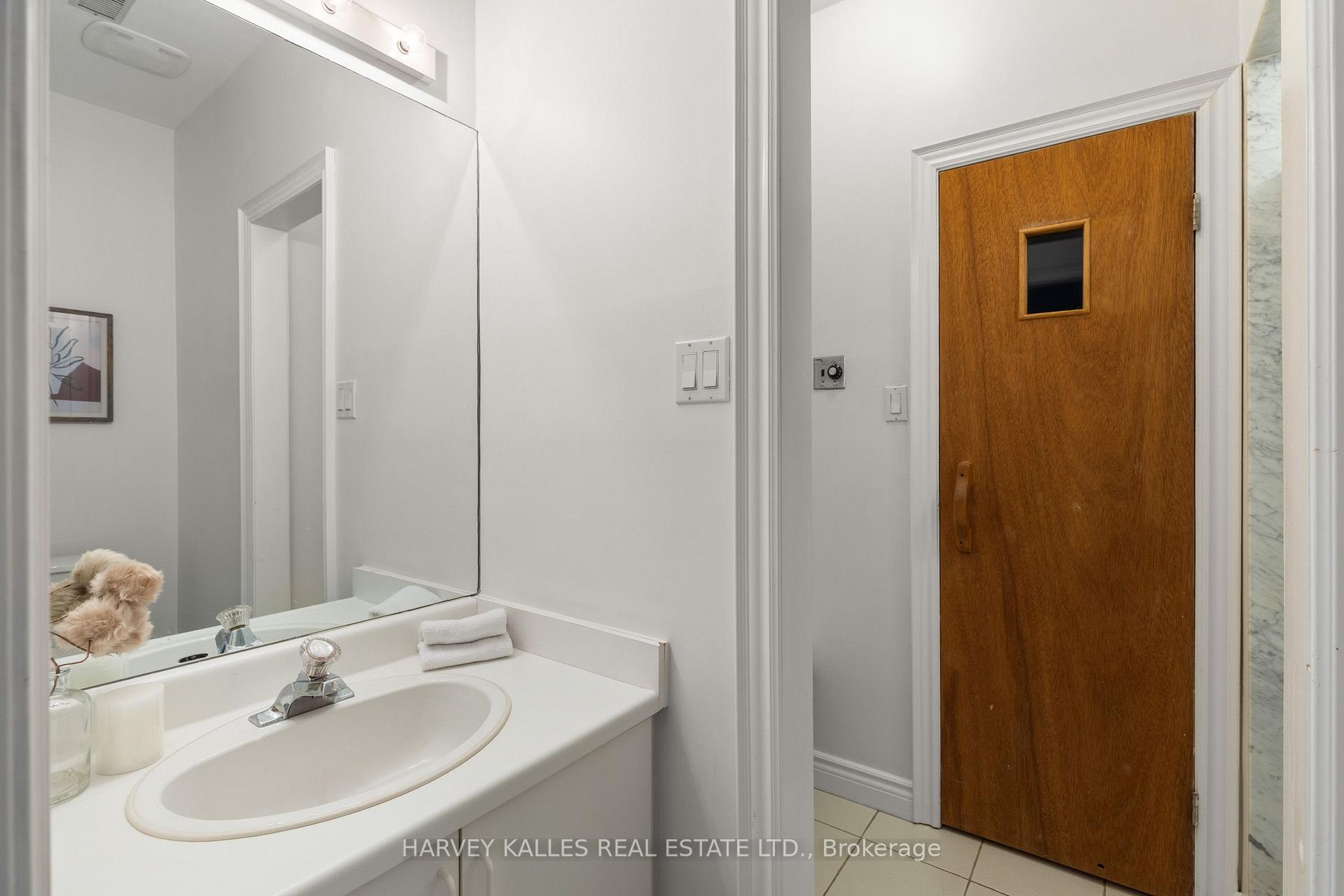 Photo 40 of 84 Walmsley Boulevard, Toronto, Yonge-St. Clair — HOMEH
