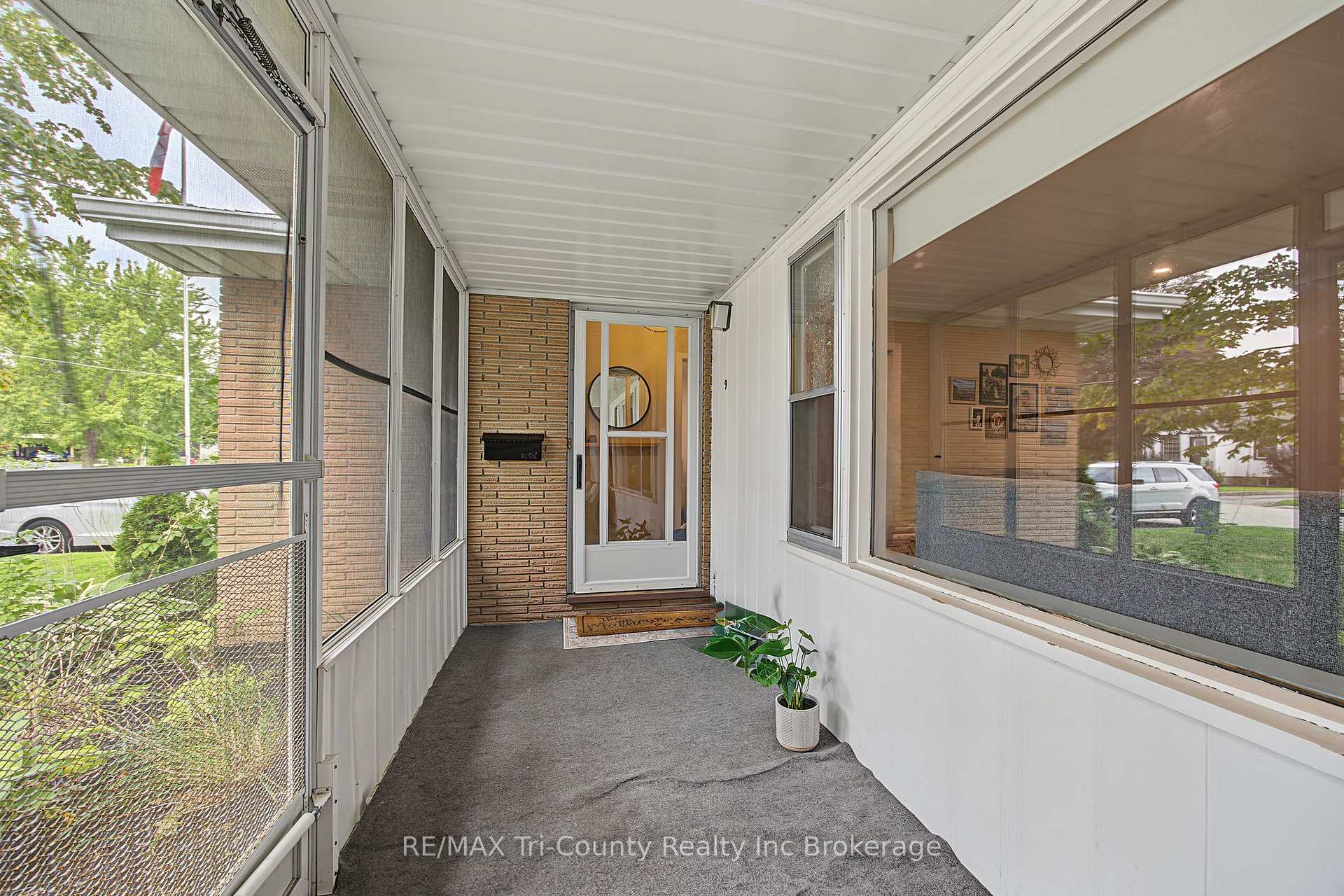 Photo 5 of 9 Parkside Drive, Tillsonburg — HOMEH