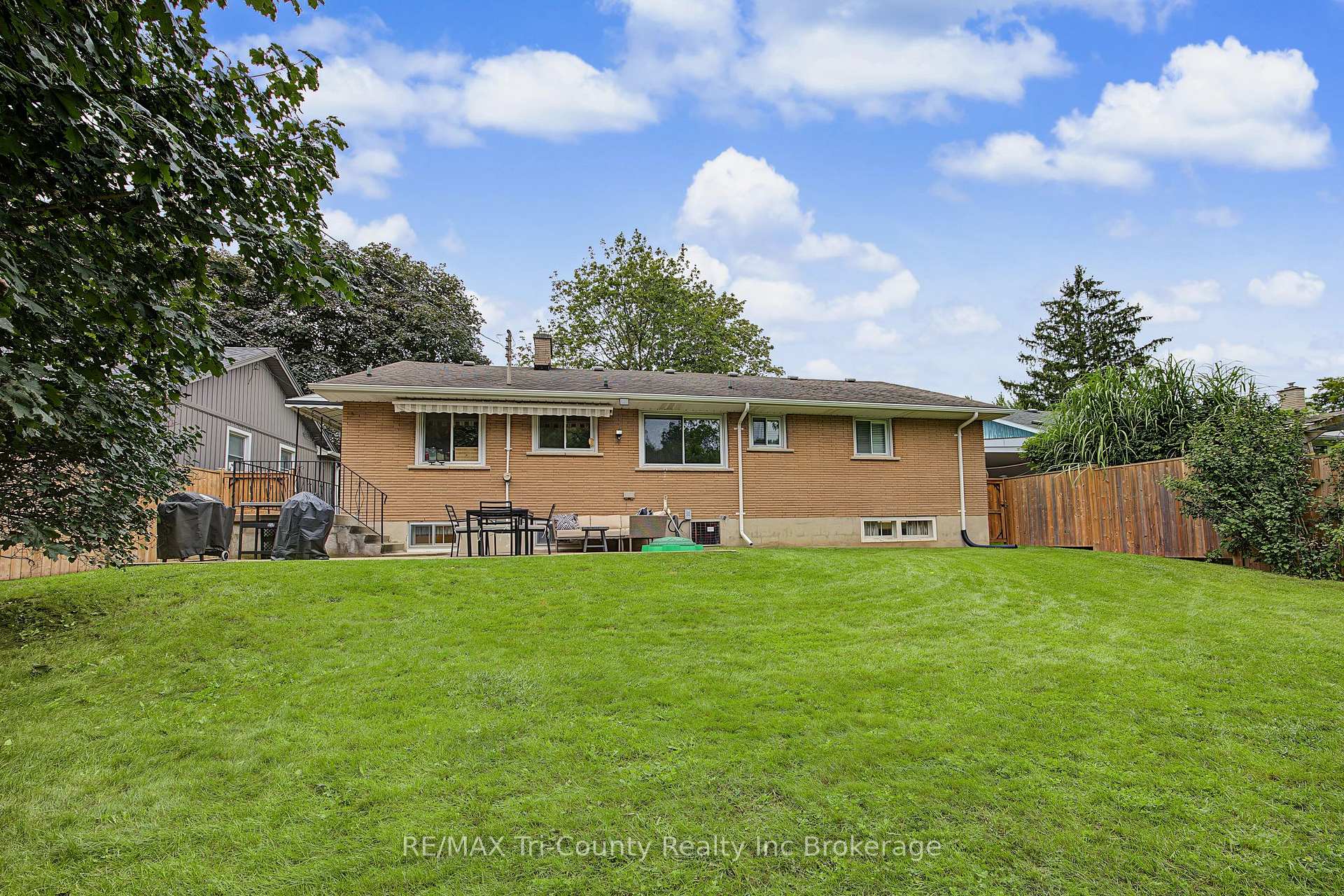 Photo 8 of 9 Parkside Drive, Tillsonburg — HOMEH