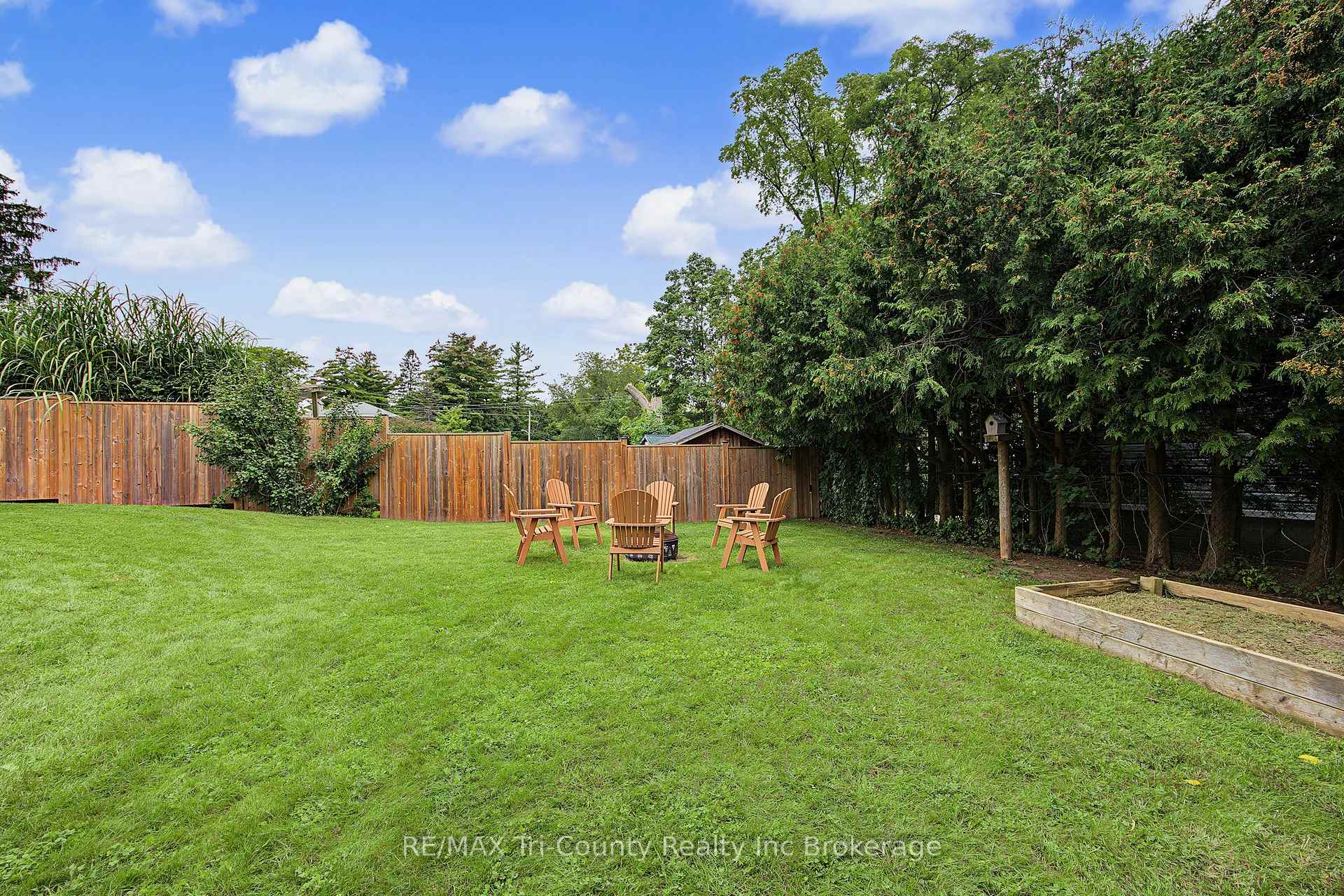 Photo 10 of 9 Parkside Drive, Tillsonburg — HOMEH