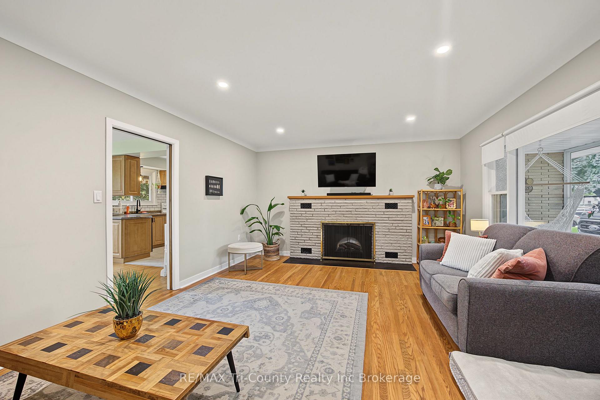 Photo 11 of 9 Parkside Drive, Tillsonburg — HOMEH