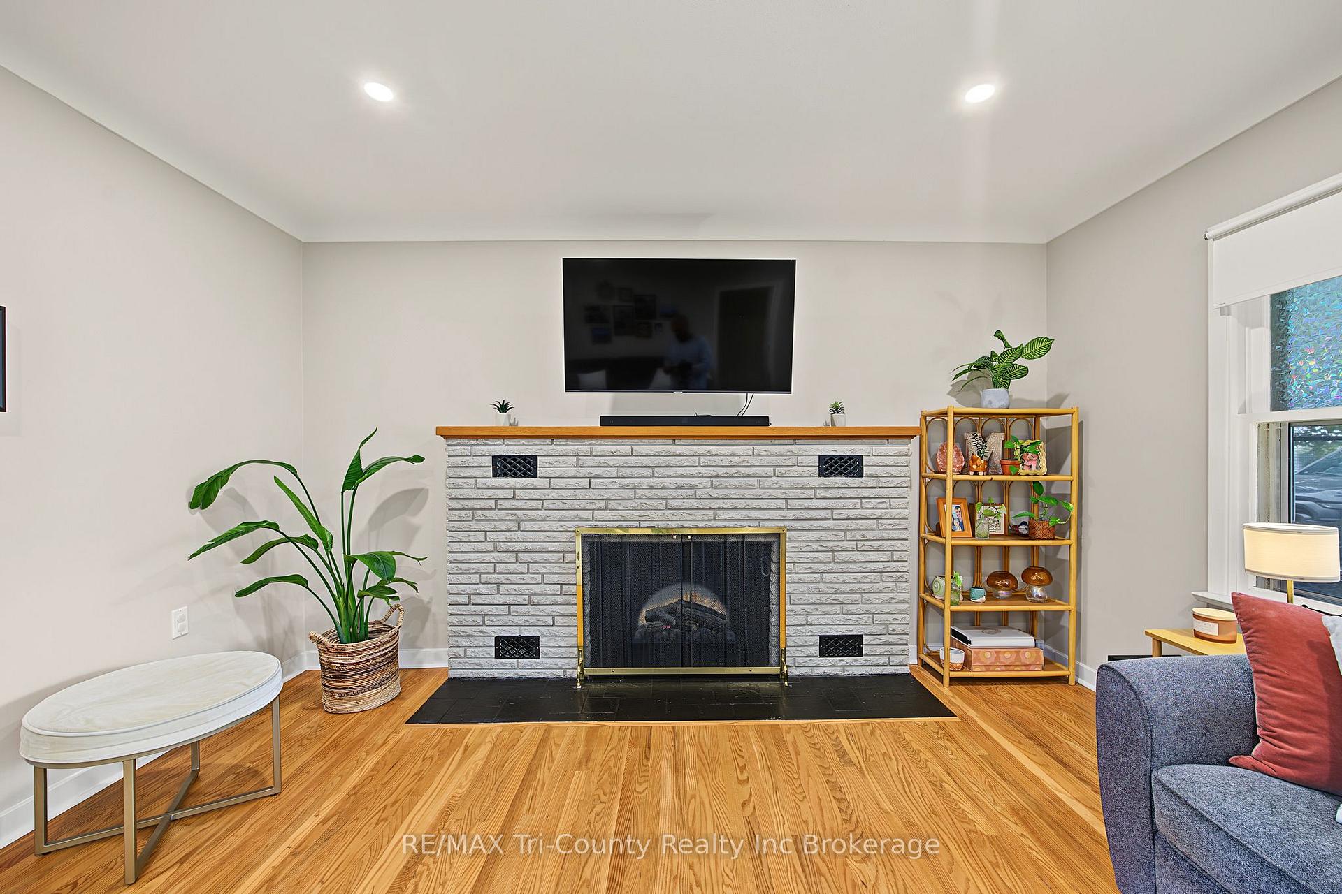 Photo 12 of 9 Parkside Drive, Tillsonburg — HOMEH