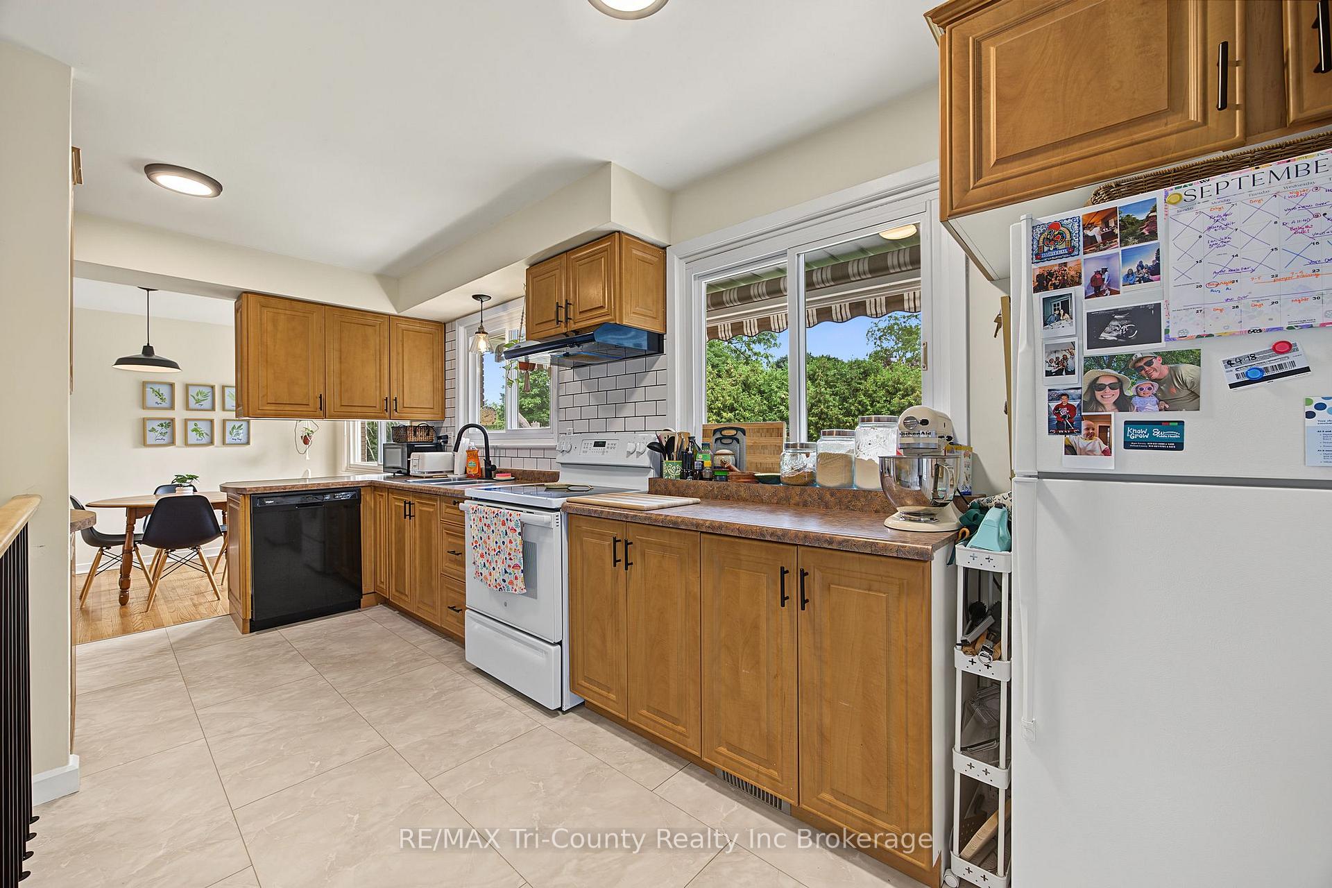 Photo 16 of 9 Parkside Drive, Tillsonburg — HOMEH
