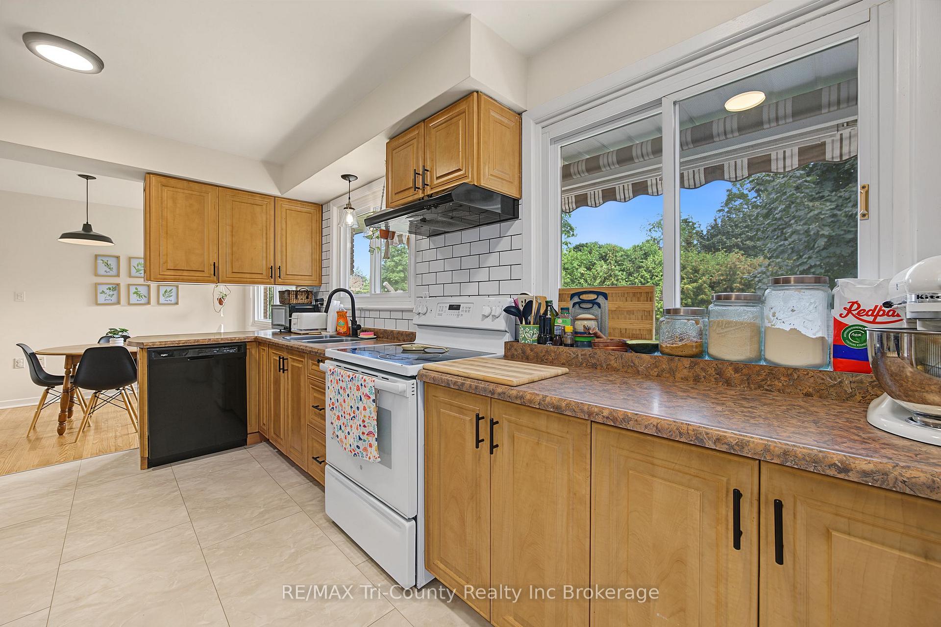 Photo 17 of 9 Parkside Drive, Tillsonburg — HOMEH