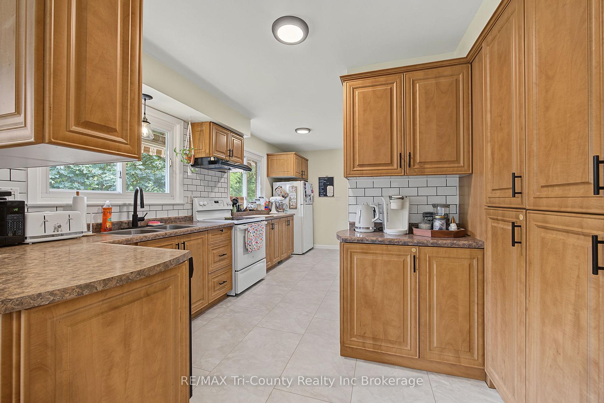 Photo 18 of 9 Parkside Drive, Tillsonburg — HOMEH