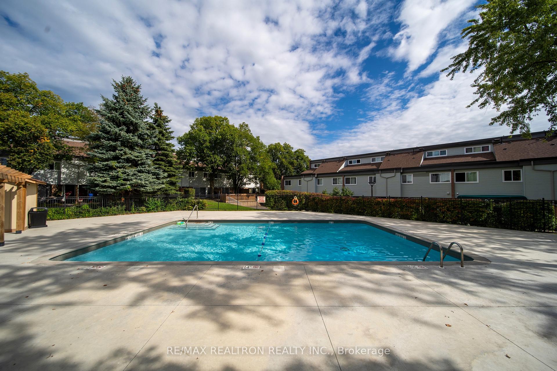 Photo 30 of 297 Milestone Crescent, Aurora, Aurora Village — HOMEH