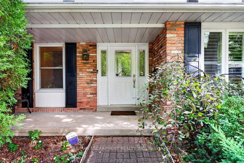 Photo 2 of 159 All Saints Crescent, Oakville, Ford — HOMEH
