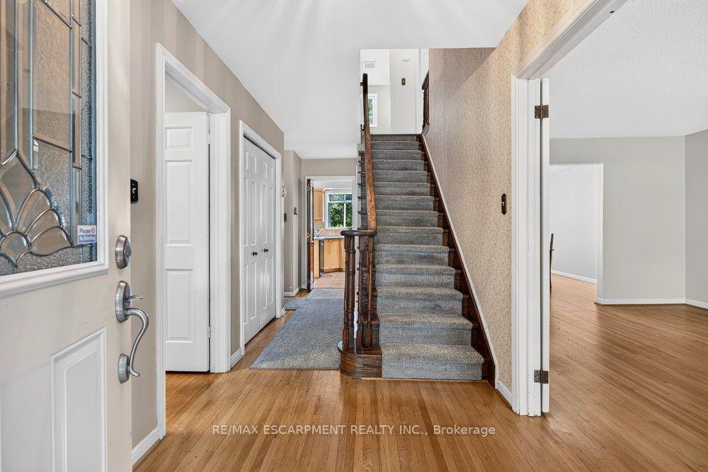 Photo 3 of 159 All Saints Crescent, Oakville, Ford — HOMEH