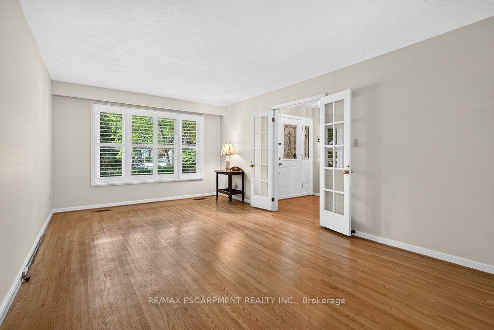 Photo 4 of 159 All Saints Crescent, Oakville, Ford — HOMEH