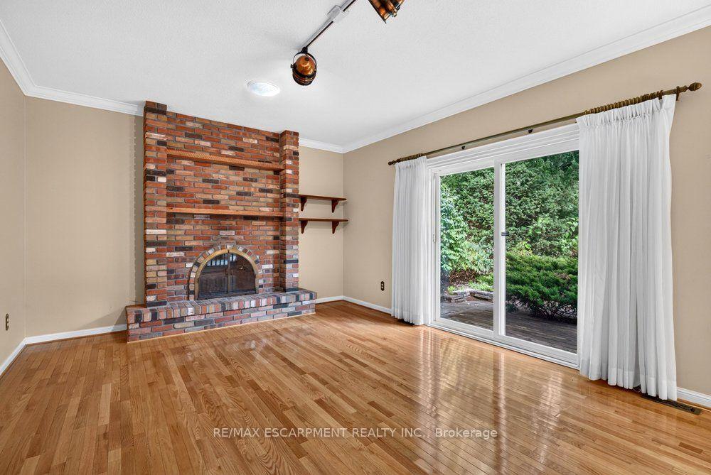Photo 9 of 159 All Saints Crescent, Oakville, Ford — HOMEH
