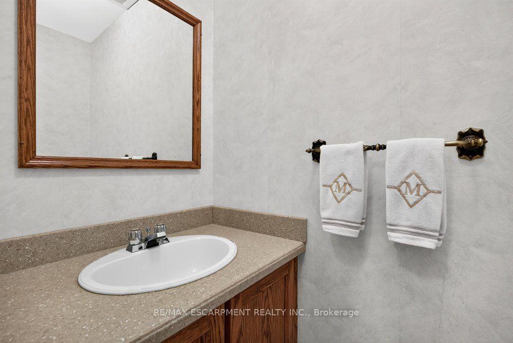 Photo 10 of 159 All Saints Crescent, Oakville, Ford — HOMEH