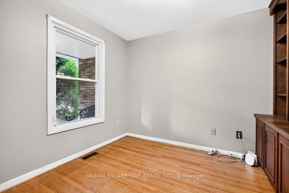 Photo 11 of 159 All Saints Crescent, Oakville, Ford — HOMEH