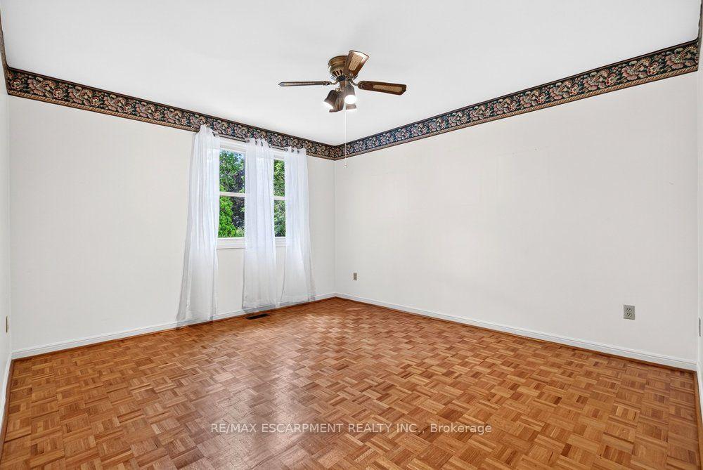 Photo 18 of 159 All Saints Crescent, Oakville, Ford — HOMEH